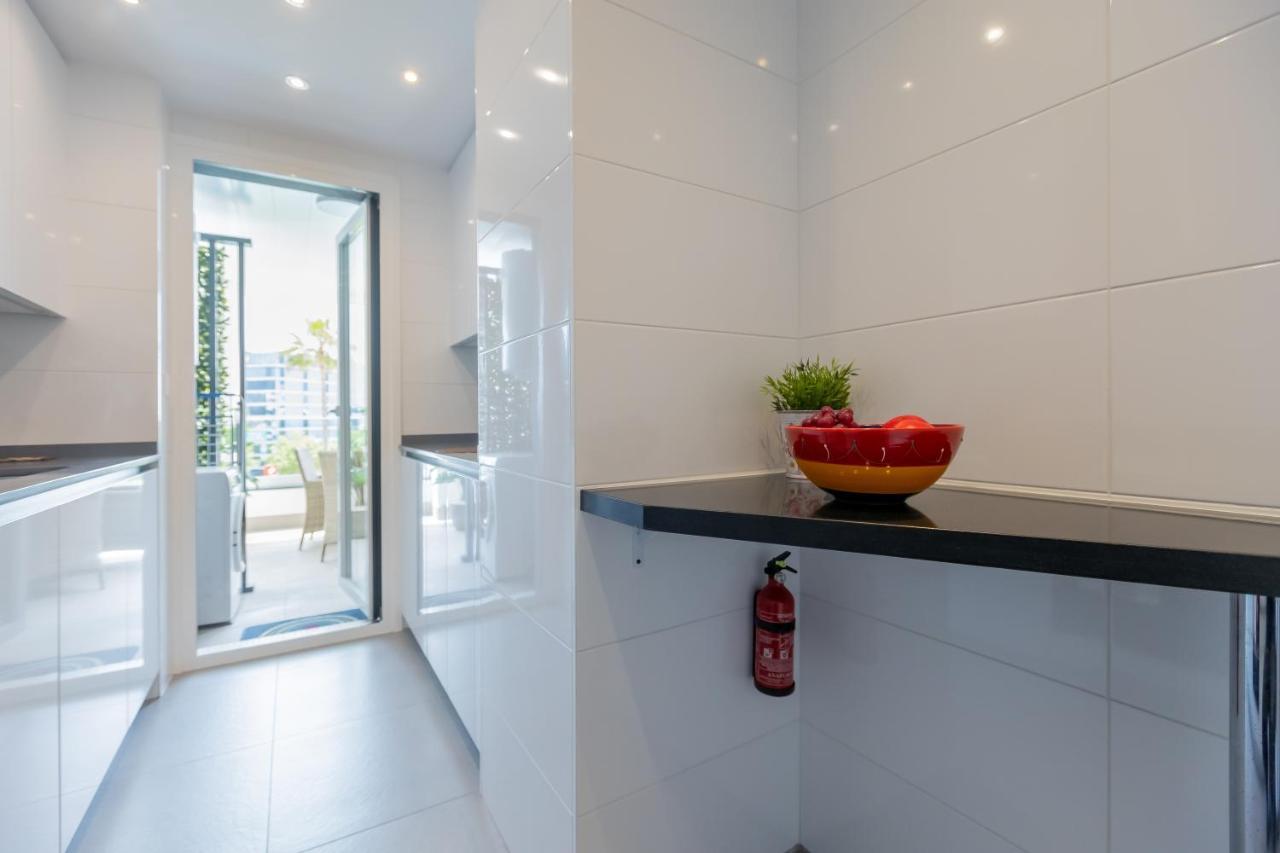 Marbella Luxury Brand New 2-Bedroom Apartment, 3 Min Walk To The Beach! Екстериор снимка